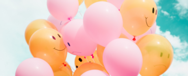 balloons with a smiley face on it